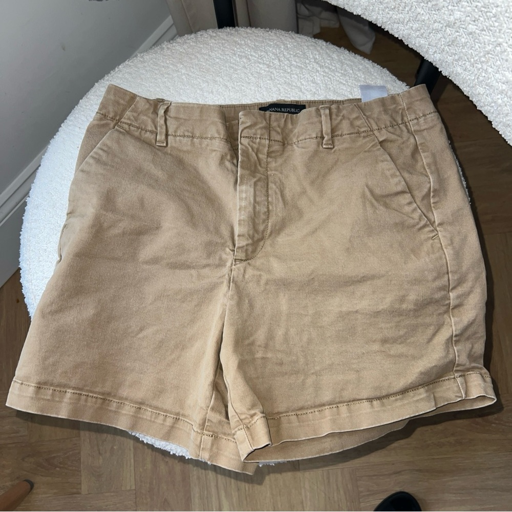 Banana Republic Factory Authentic Chino Women's Size 6 Tan Casual Shorts